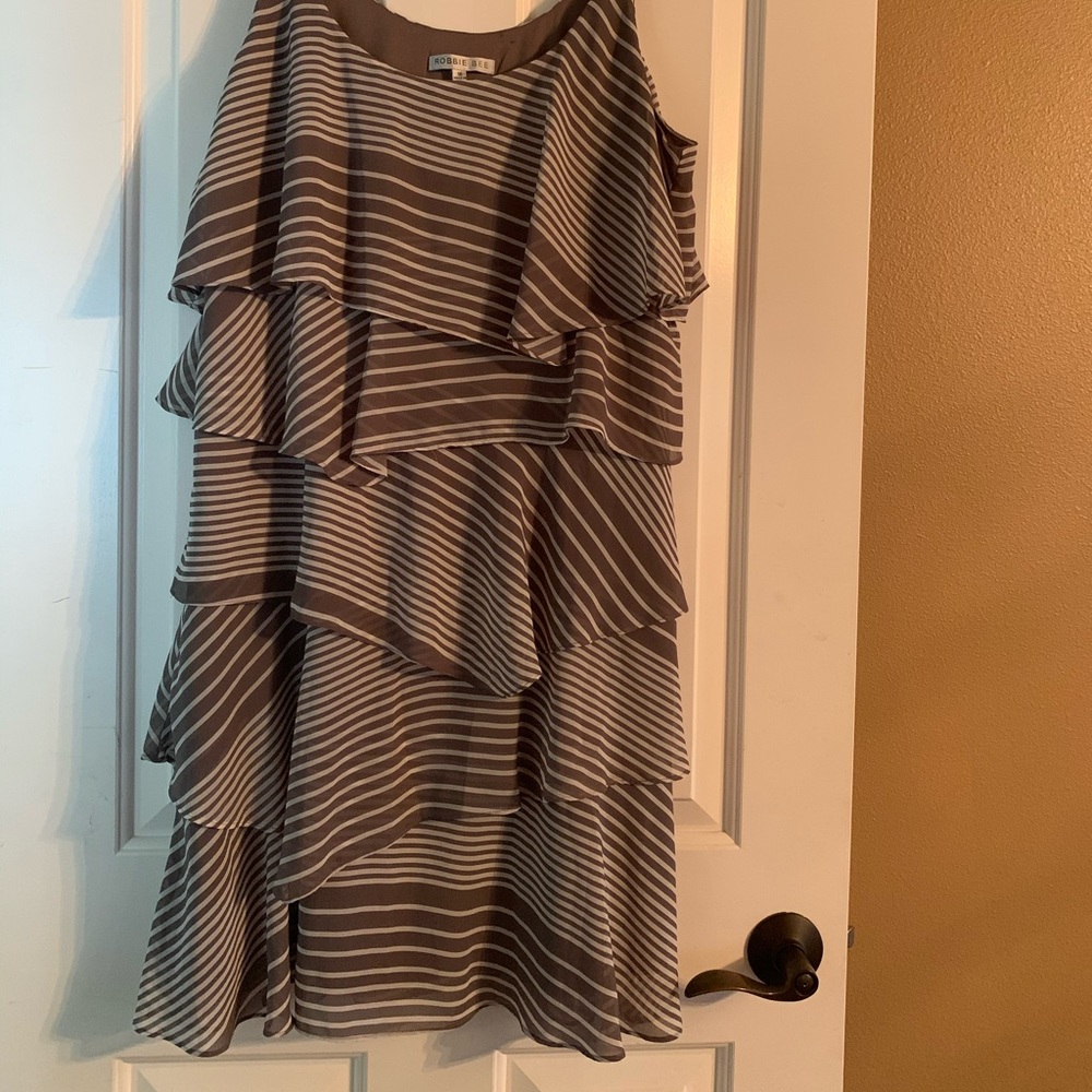 Adorable Dress - Picture 2 of 7
